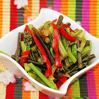 蕨菜炒肉丝