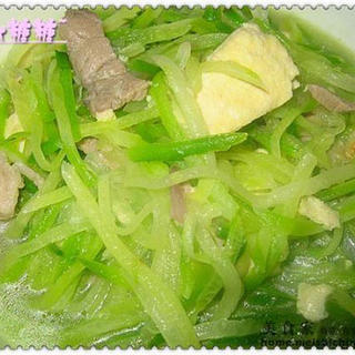 青萝卜炖冻豆腐