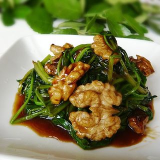 https://i3i620.meishichina.com/attachment/recipe/201111/27/201111271811178.JPG?x-oss-process=style/p800的做法