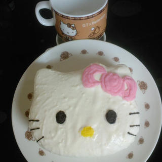 hello kitty（芝士慕斯+海绵）