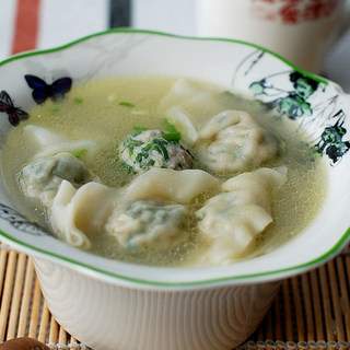 鸡汤荠菜馄饨