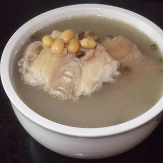 鱼骨牛奶   黄绿豆煲鱼骨汤