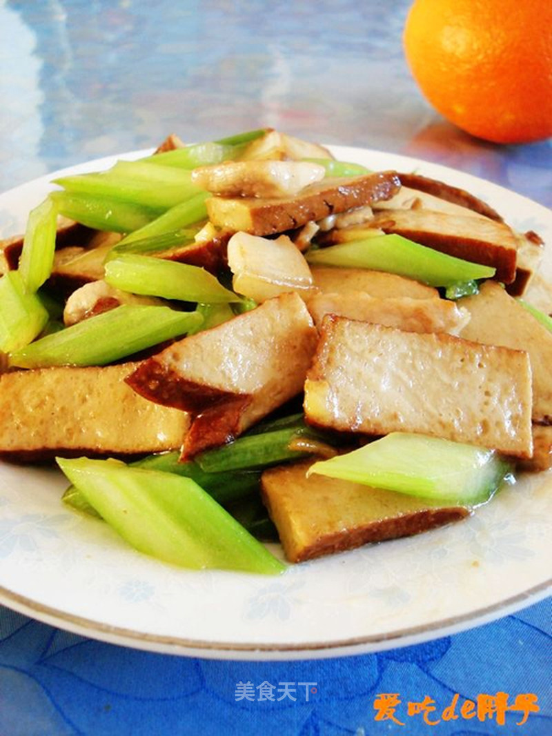 https://i3i620.meishichina.com/attachment/recipe/2012/04/12/20120412163228134832405.jpg?x-oss-process=style/p800的做法