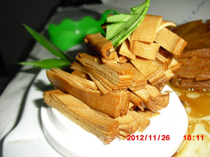 https://i3i620.meishichina.com/attachment/recipe/2012/11/27/20121127205411356057378.jpg?x-oss-process=style/p800的做法