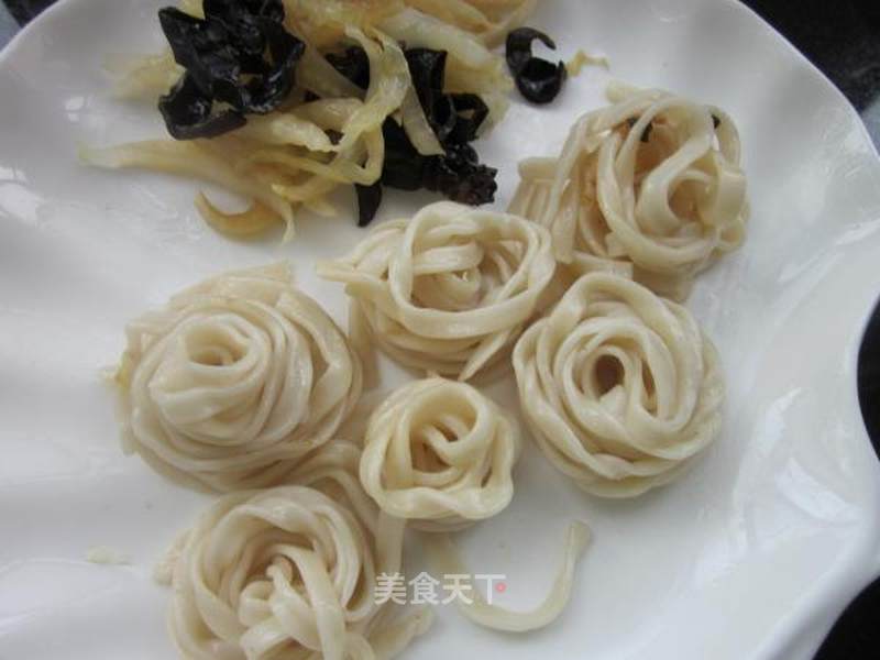 https://i3i620.meishichina.com/attachment/recipe/2012/12/26/20121226113710242640208.jpg?x-oss-process=style/p800的做法