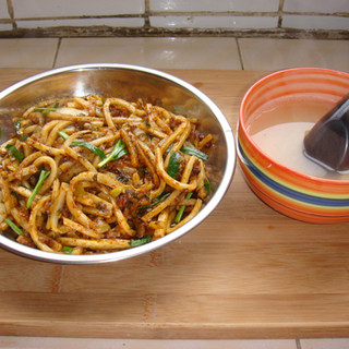 云南特色小吃炒饵块