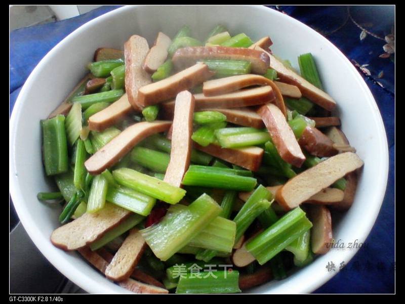 https://i3i620.meishichina.com/attachment/recipe/2013/01/01/20130101204436476138917.jpg?x-oss-process=style/p800的做法