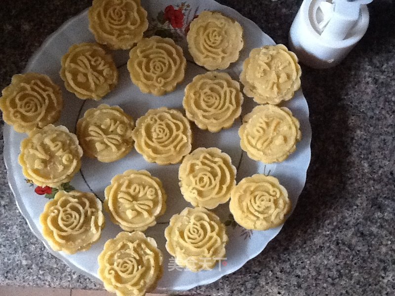 https://i3i620.meishichina.com/attachment/recipe/2013/01/15/20130115131844448962394.jpg?x-oss-process=style/p800的做法