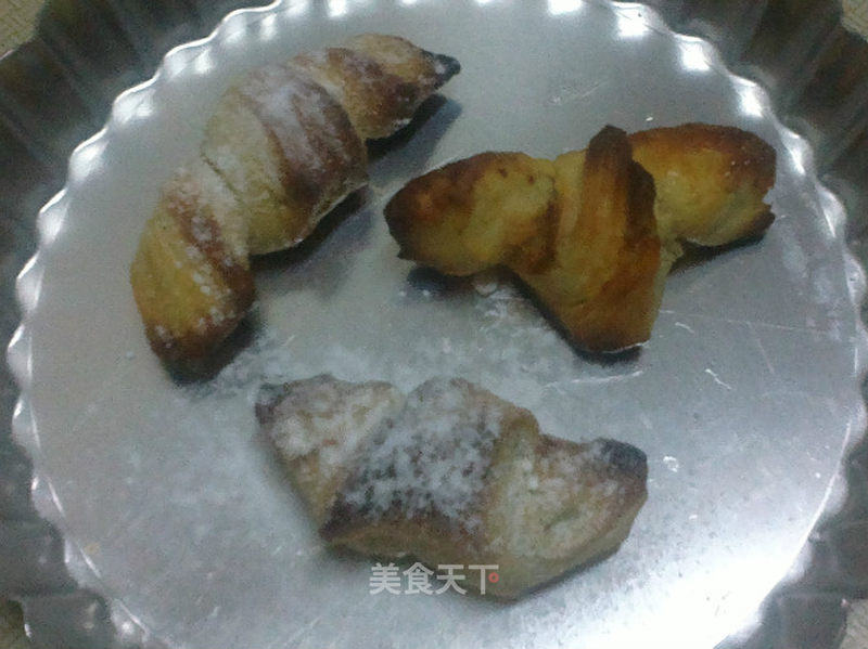 小小酥皮牛角包