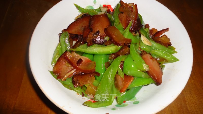 腊肉炒青椒