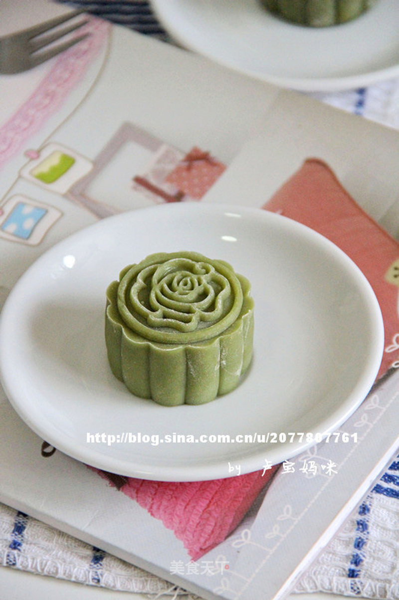 抹茶红豆沙冰皮月饼