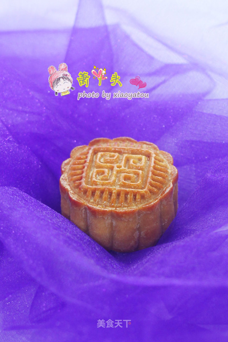 蛋黄莲蓉广式月饼