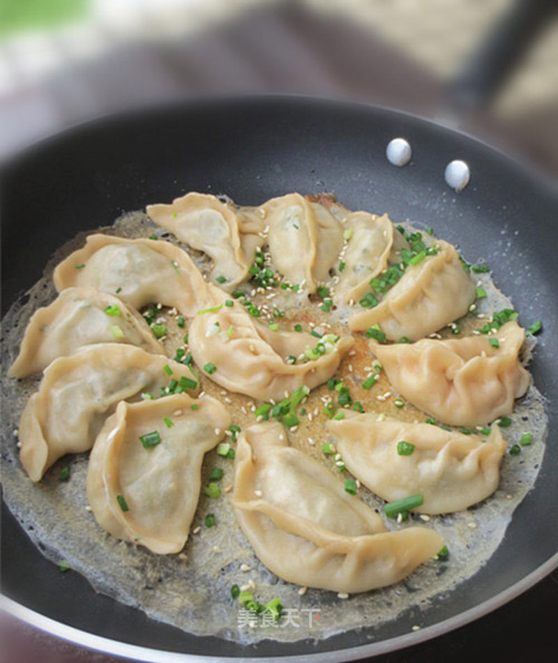 猪肉韭菜煎饺