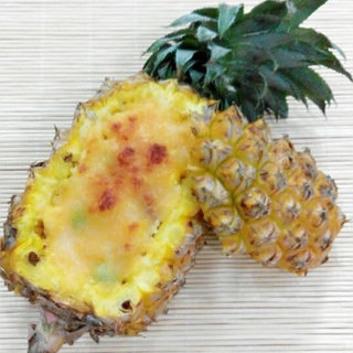 菠萝海鲜焗饭