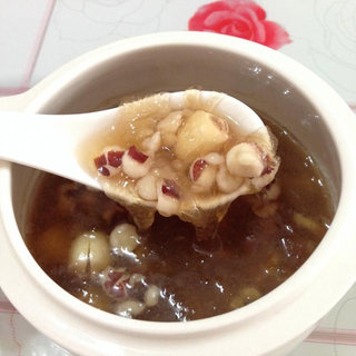 莲子芡实炖阿胶燕窝