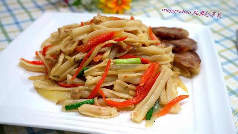 https://i3i620.meishichina.com/attachment/recipe/2015/01/13/2015011327ac6e6ca3874182.jpg?x-oss-process=style/p800的做法
