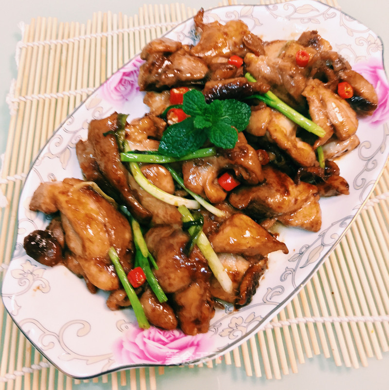 https://i3i620.meishichina.com/attachment/recipe/2015/03/15/7D718DB0-FB1E-45B8-A136-B5A186EF11D4.jpg?x-oss-process=style/p800的做法
