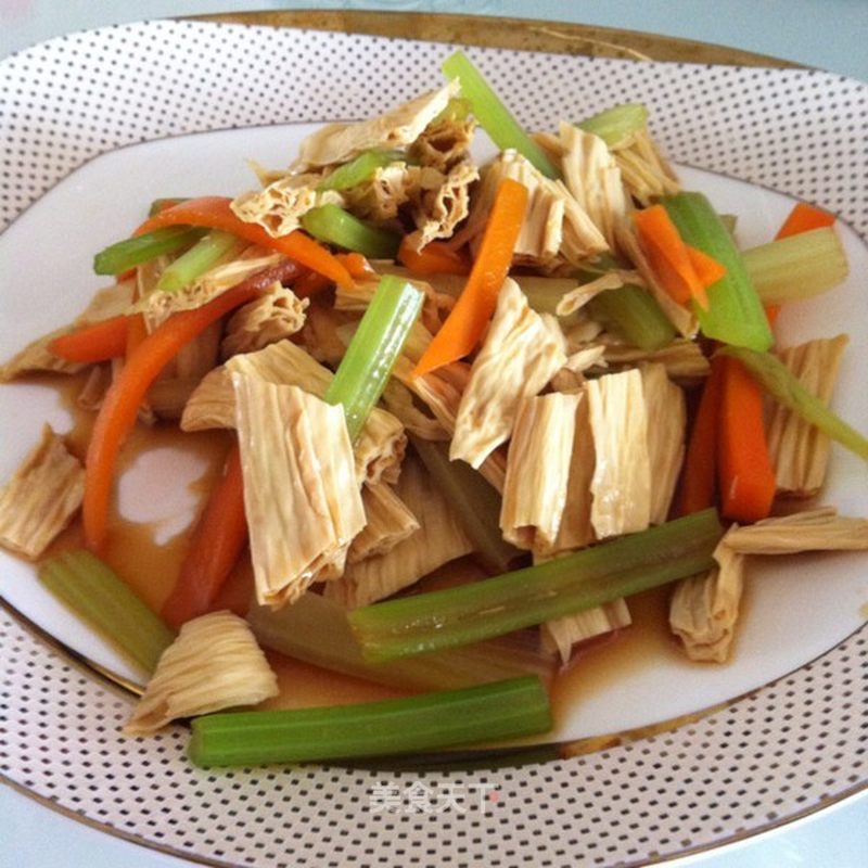 https://i3i620.meishichina.com/attachment/recipe/2015/04/09/20150409fc4dc8775ad59bca.jpg?x-oss-process=style/p800的做法