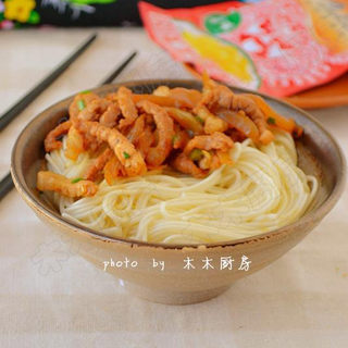 榨菜肉丝拌面