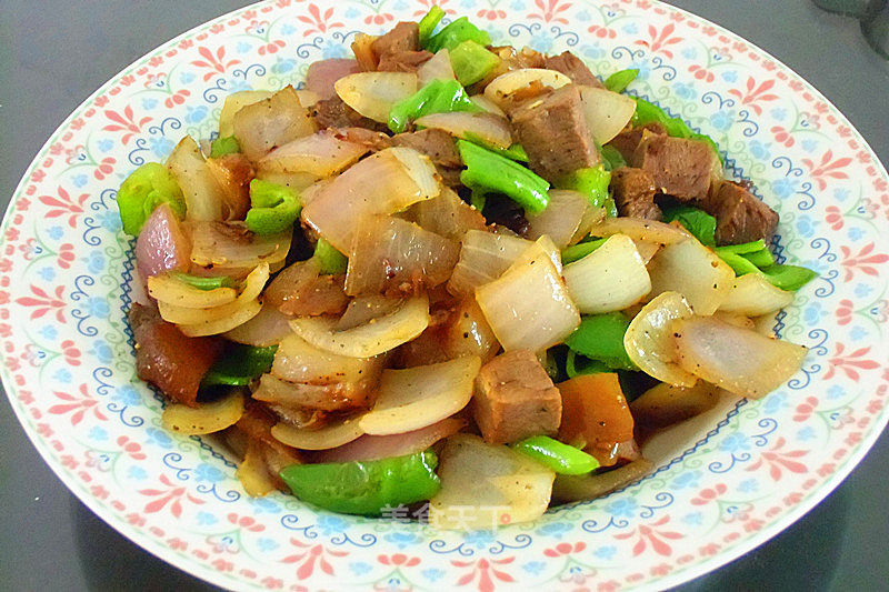 https://i3i620.meishichina.com/attachment/recipe/2015/05/25/2015052526c0e39c19a355c9.jpg?x-oss-process=style/p800的做法