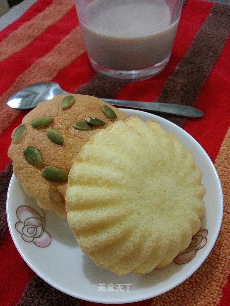 https://i3i620.meishichina.com/attachment/recipe/2015/06/12/201506122b7c4d93f32ff7de.jpg?x-oss-process=style/p800的做法
