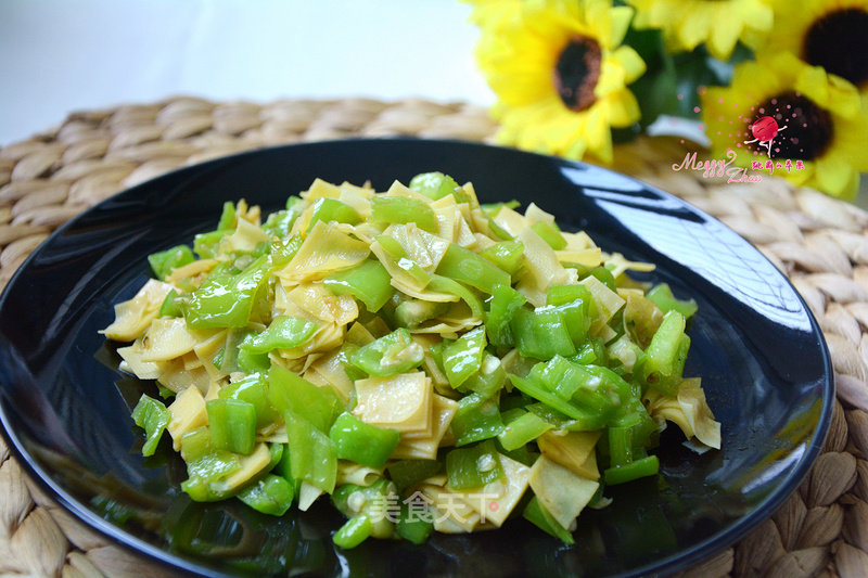 https://i3i620.meishichina.com/attachment/recipe/2015/07/21/2015072052659293fe414b01.jpg?x-oss-process=style/p800的做法