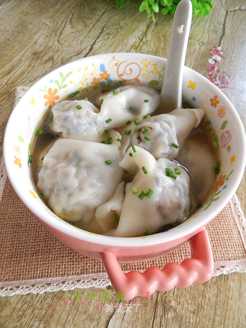 笋干木耳鲜肉馄饨