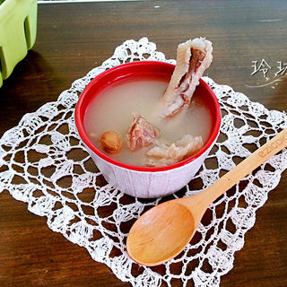 无花果雪梨煲猪展汤