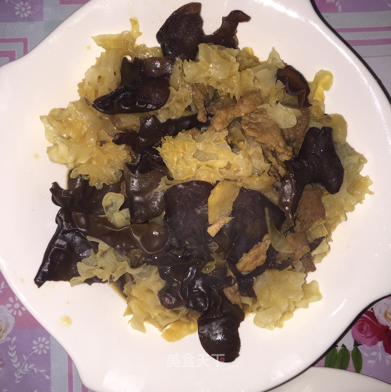 https://i3i620.meishichina.com/attachment/recipe/2015/12/09/FCB1743F-0C0F-4FC9-85C7-3C077B689C5B.jpg?x-oss-process=style/p800的做法