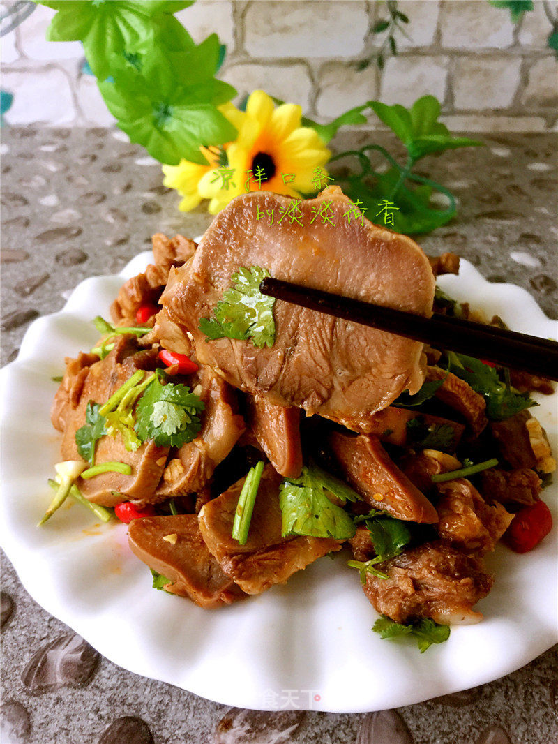 https://i3i620.meishichina.com/attachment/recipe/2016/05/24/20160524accqmwckbukmy0g5.JPG?x-oss-process=style/p800的做法