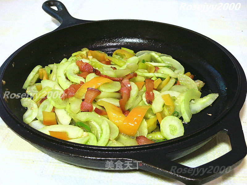 https://i3i620.meishichina.com/attachment/recipe/2016/07/14/20160713wu24x2xfey7xijne.jpg?x-oss-process=style/p800的做法