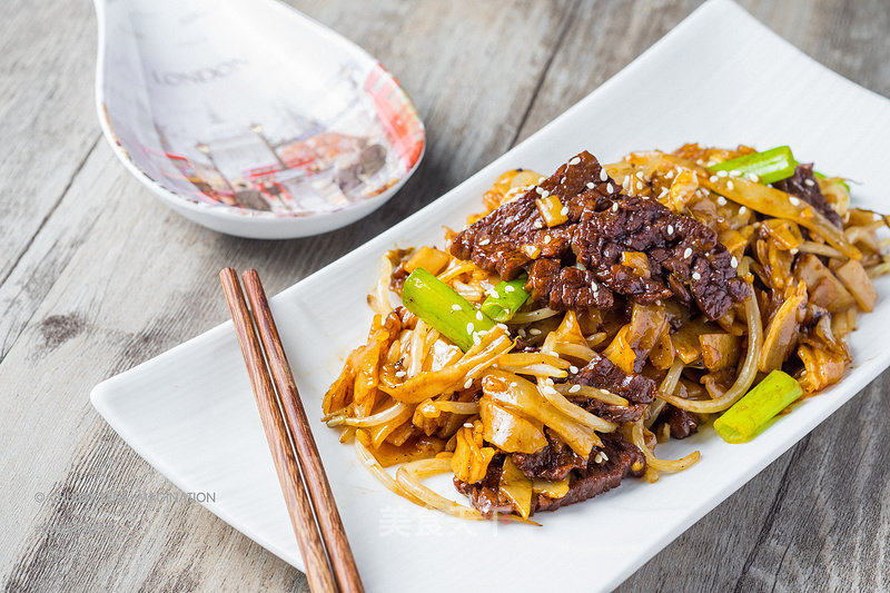 https://i3i620.meishichina.com/attachment/recipe/2016/10/11/20161011da7dmilc32mdr33y.jpg?x-oss-process=style/p800的做法