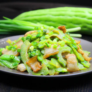 苦瓜炒肉片