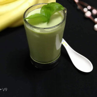 香蕉牛油果奶昔