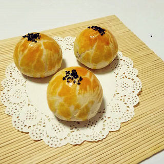 紫薯蛋黄酥