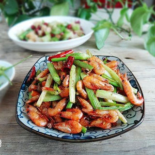 芹菜炒河虾