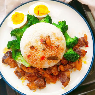 牛肉盖浇饭