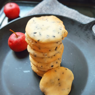 黄油黑芝麻小圆饼