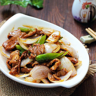 洋葱炒牛肉
