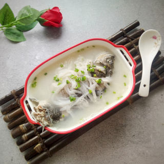 鲫鱼萝卜汤