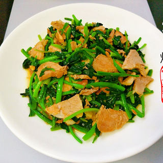 菠菜炒肉