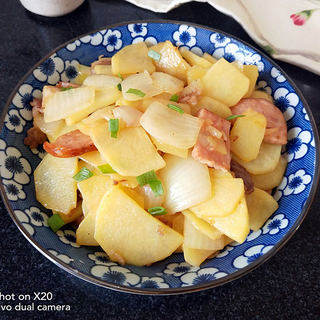 肉炒土豆片圆葱
