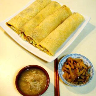 山东特色农家饭“煎饼卷大葱”