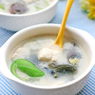 鲜得掉眉毛的一碗清素汤 丝瓜皮蛋豆腐汤