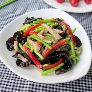 蒜薹木耳肉