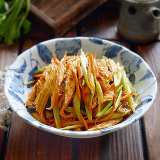 风味腐竹烩芹菜