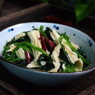 菠菜拌腐竹