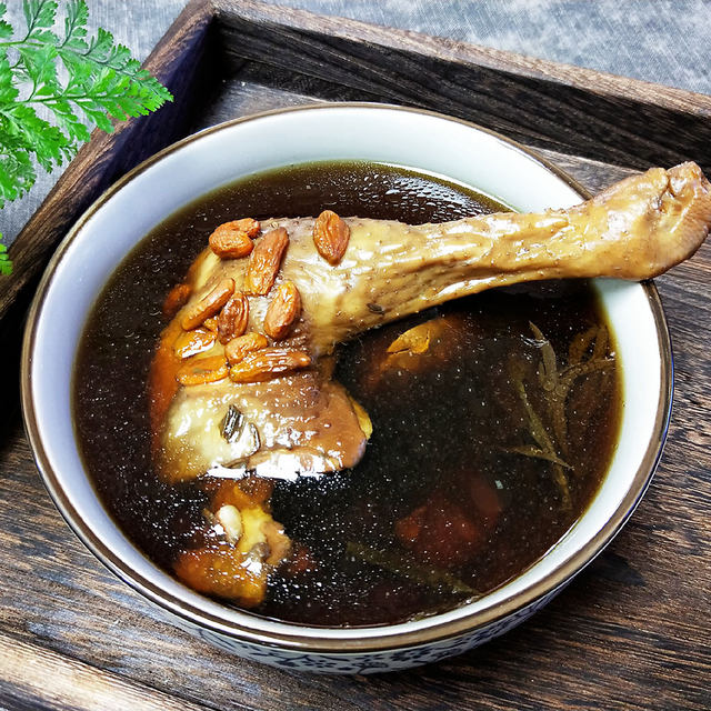鸡腿艾茎汤