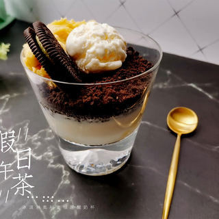 冰淇淋奥利奥榴莲酸奶杯