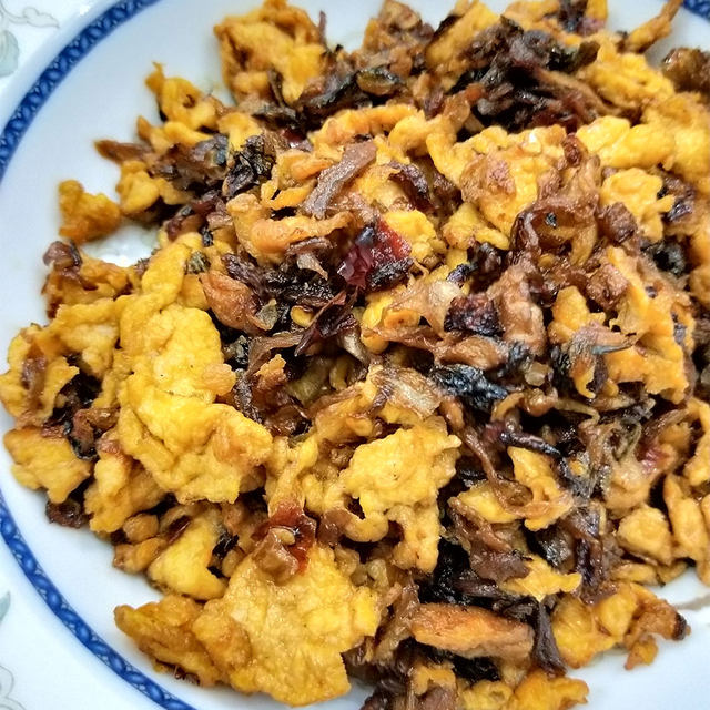 外婆菜炒鸡蛋